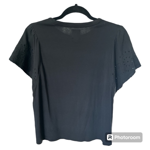 GAP Short Sleeve Women's Eyelet Sleeve Top size Medium - Picture 7 of 9